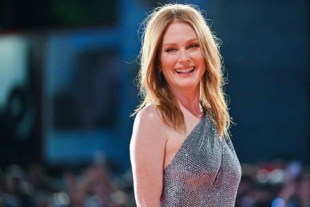 Biography of Greatest actress Julianne Moore - The Engineers Blog